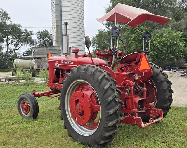 Image of Farmall Super M-TA equipment image 4