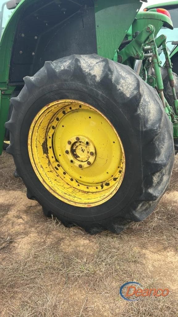 Image of John Deere 7330 equipment image 4