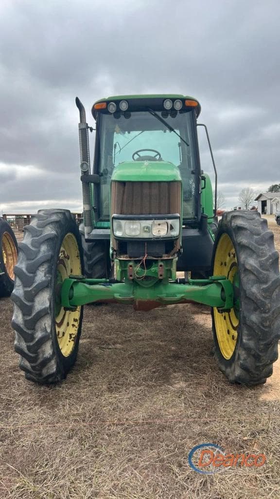 Image of John Deere 7330 equipment image 1