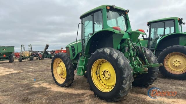 Image of John Deere 7330 equipment image 3