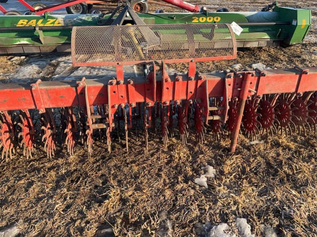 Image of Yetter 3421 equipment image 4