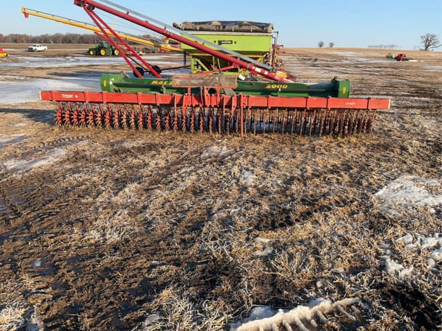 Image of Yetter 3421 equipment image 1