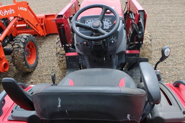 Image of Mahindra 1626 HST equipment image 4