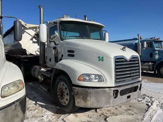 Image of Mack CXU613 equipment image 2