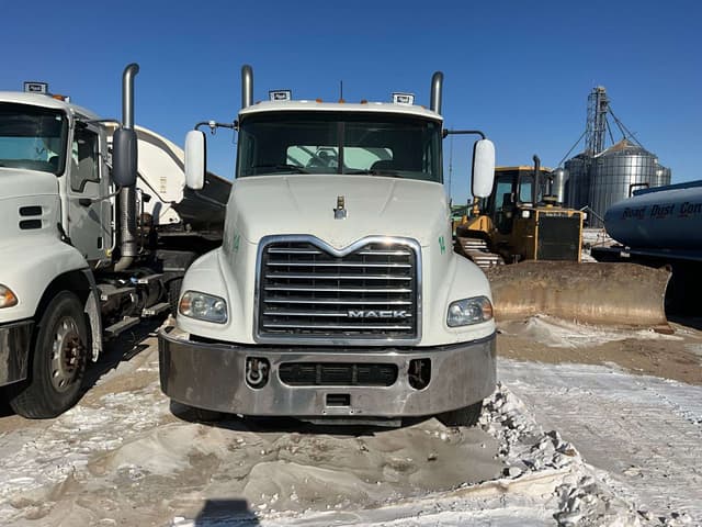 Image of Mack CXU613 equipment image 1