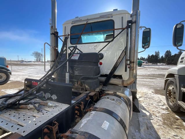 Image of Mack CXU613 equipment image 4