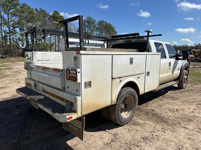 Image of Ford F-550 equipment image 4