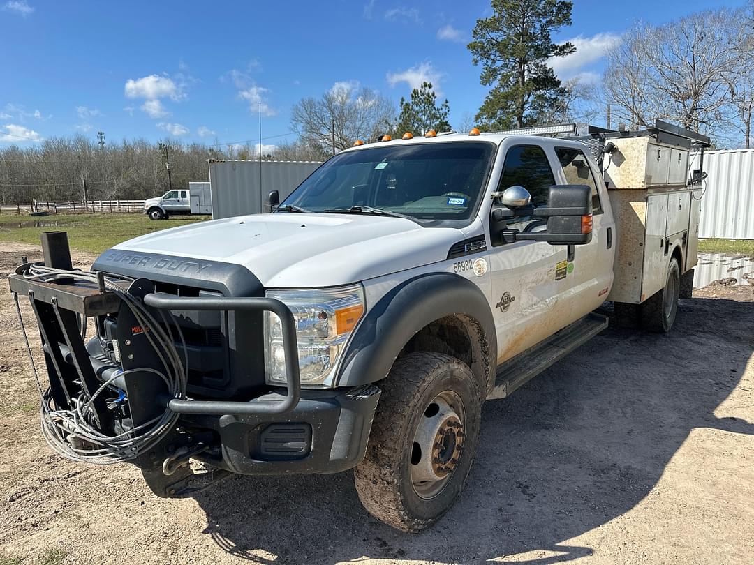 Image of Ford F-550 Primary image