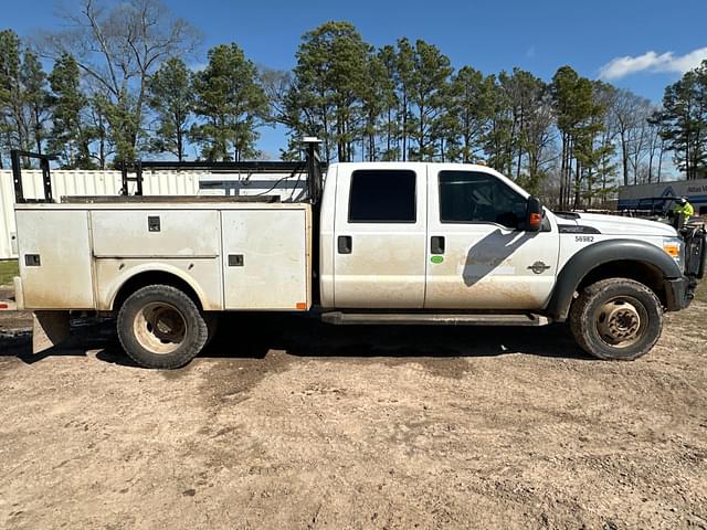 Image of Ford F-550 equipment image 3