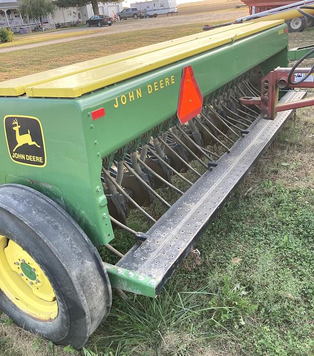 Image of John Deere 8300 equipment image 4