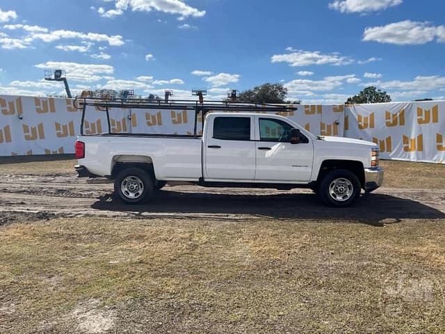 Image of Chevrolet 2500HD equipment image 3