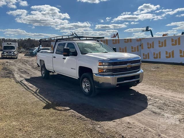 Image of Chevrolet 2500HD equipment image 2