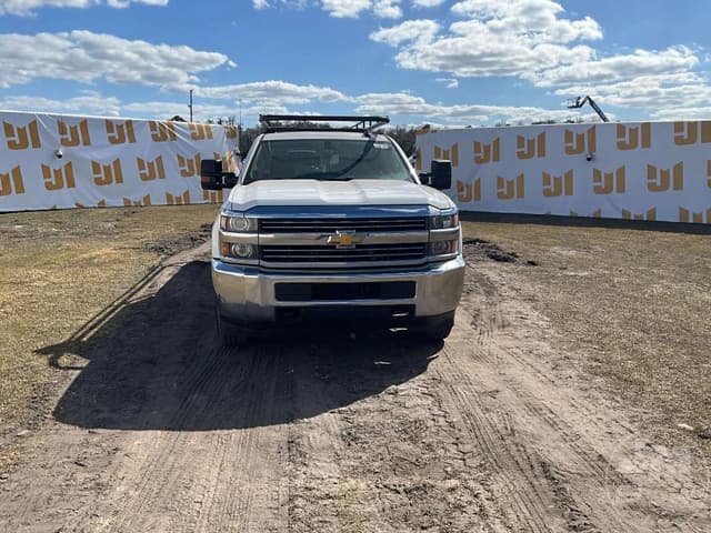 Image of Chevrolet 2500HD equipment image 1