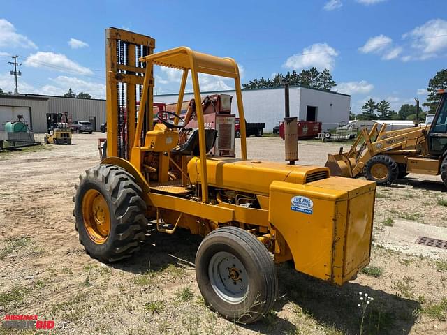 Image of Massey Ferguson 621 equipment image 2