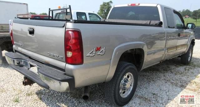 Image of Chevrolet 2500 equipment image 3