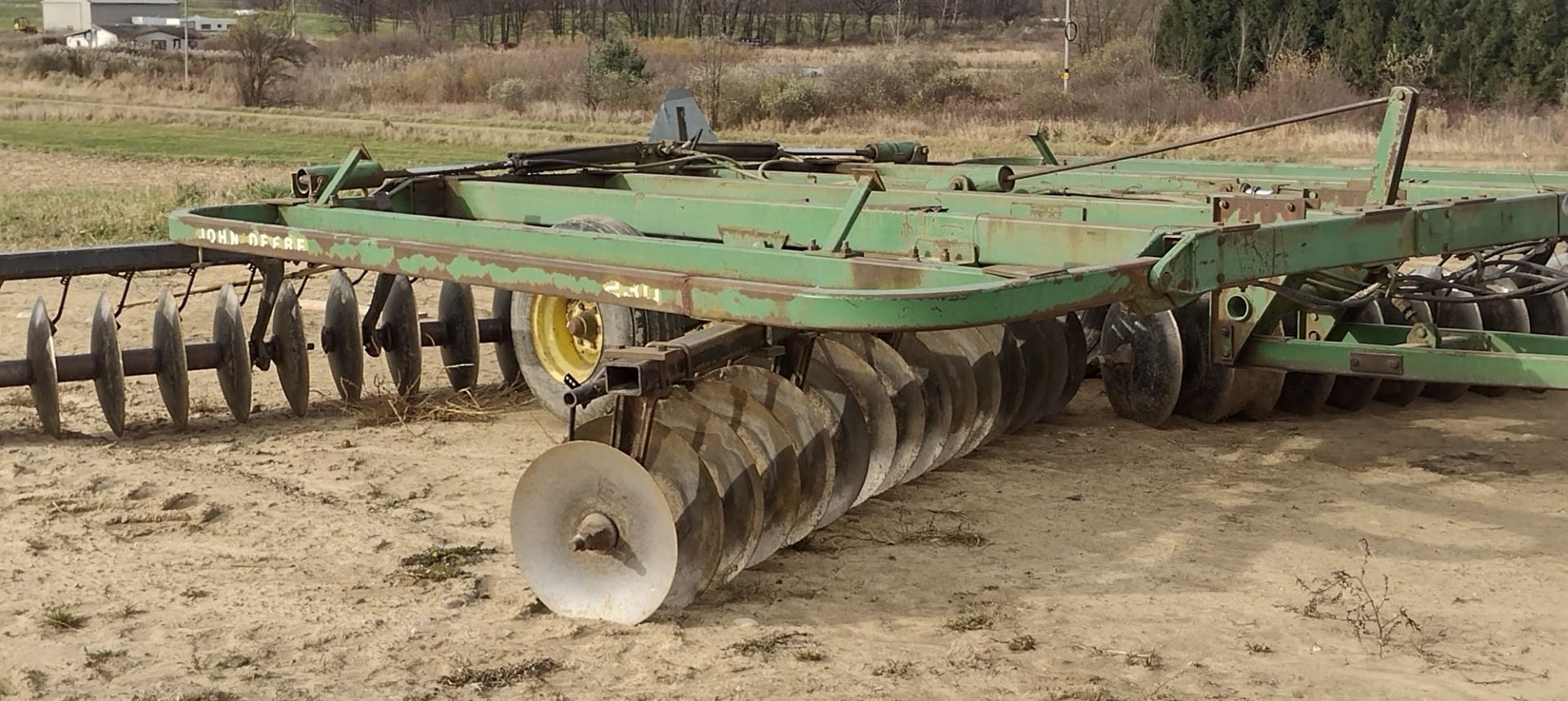 John Deere 230 Equipment Image0