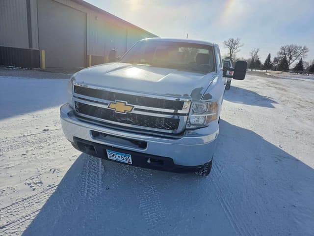 Image of Chevrolet 2500HD equipment image 4