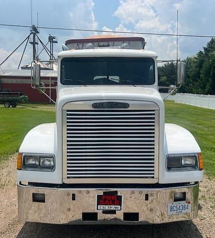Image of Freightliner 8200 equipment image 1