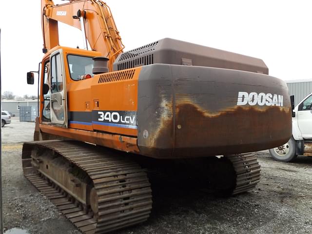 Image of  Doosan DX340LC equipment image 2