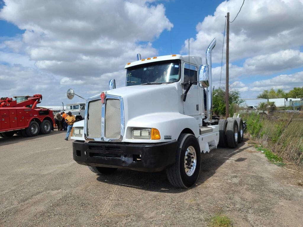 Main image Kenworth T600