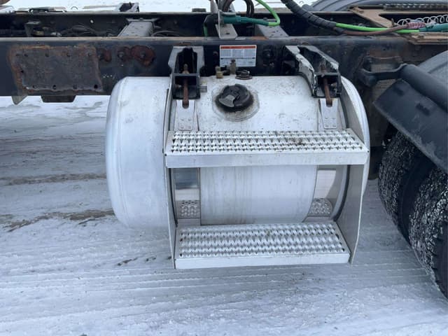 Image of Peterbilt 389 equipment image 1