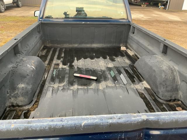 Image of Chevrolet 3500 equipment image 3