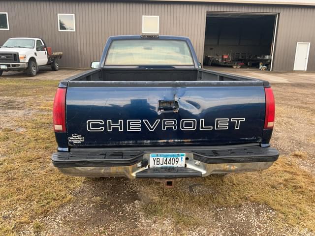 Image of Chevrolet 3500 equipment image 2
