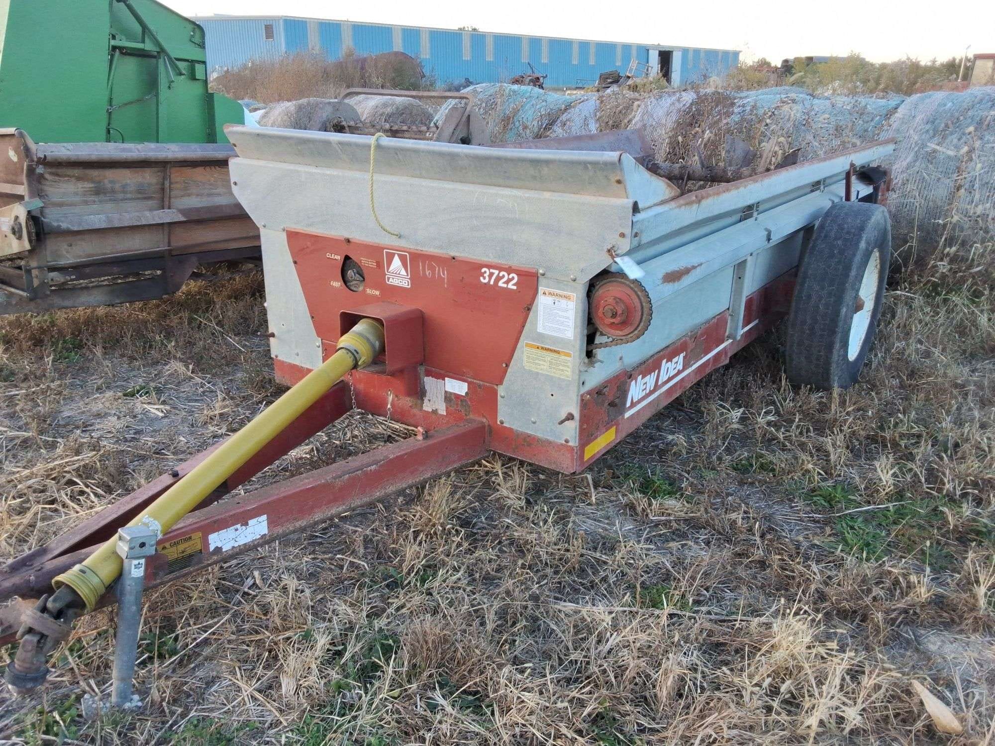 New Idea 3722 Equipment Image0