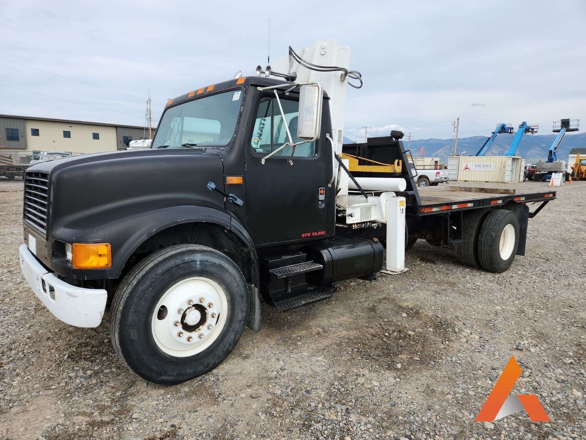 1991 International 4900 Equipment Image0
