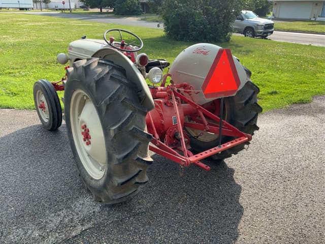 Image of Ford 8N equipment image 2
