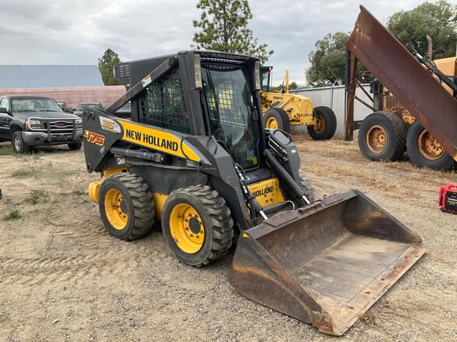 Image of New Holland L175 equipment image 2