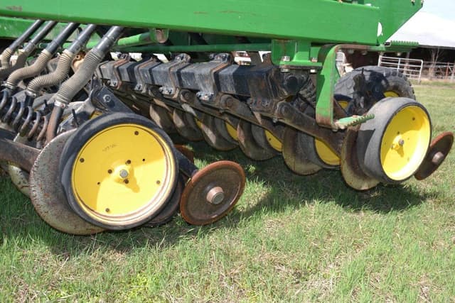 Image of John Deere 750 equipment image 4