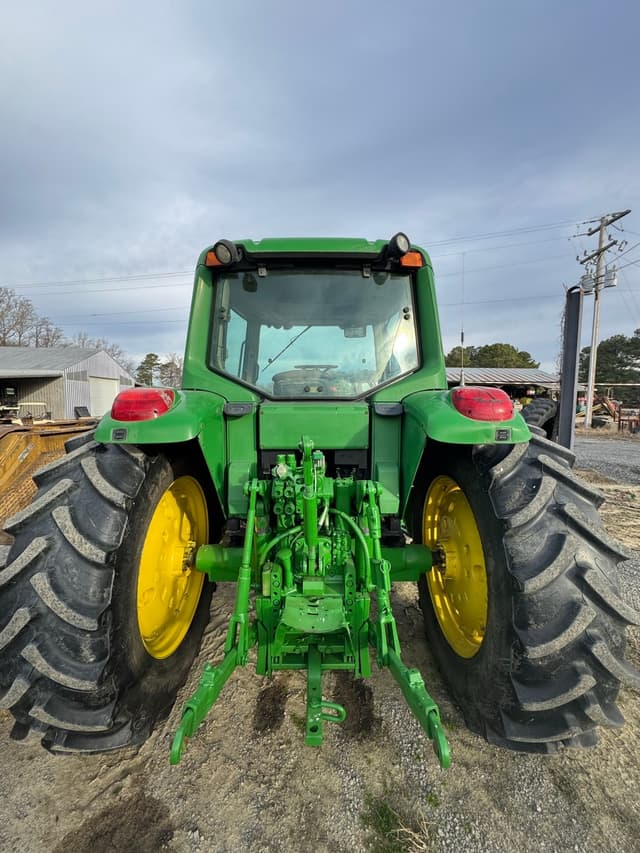 Image of John Deere 6420 equipment image 3