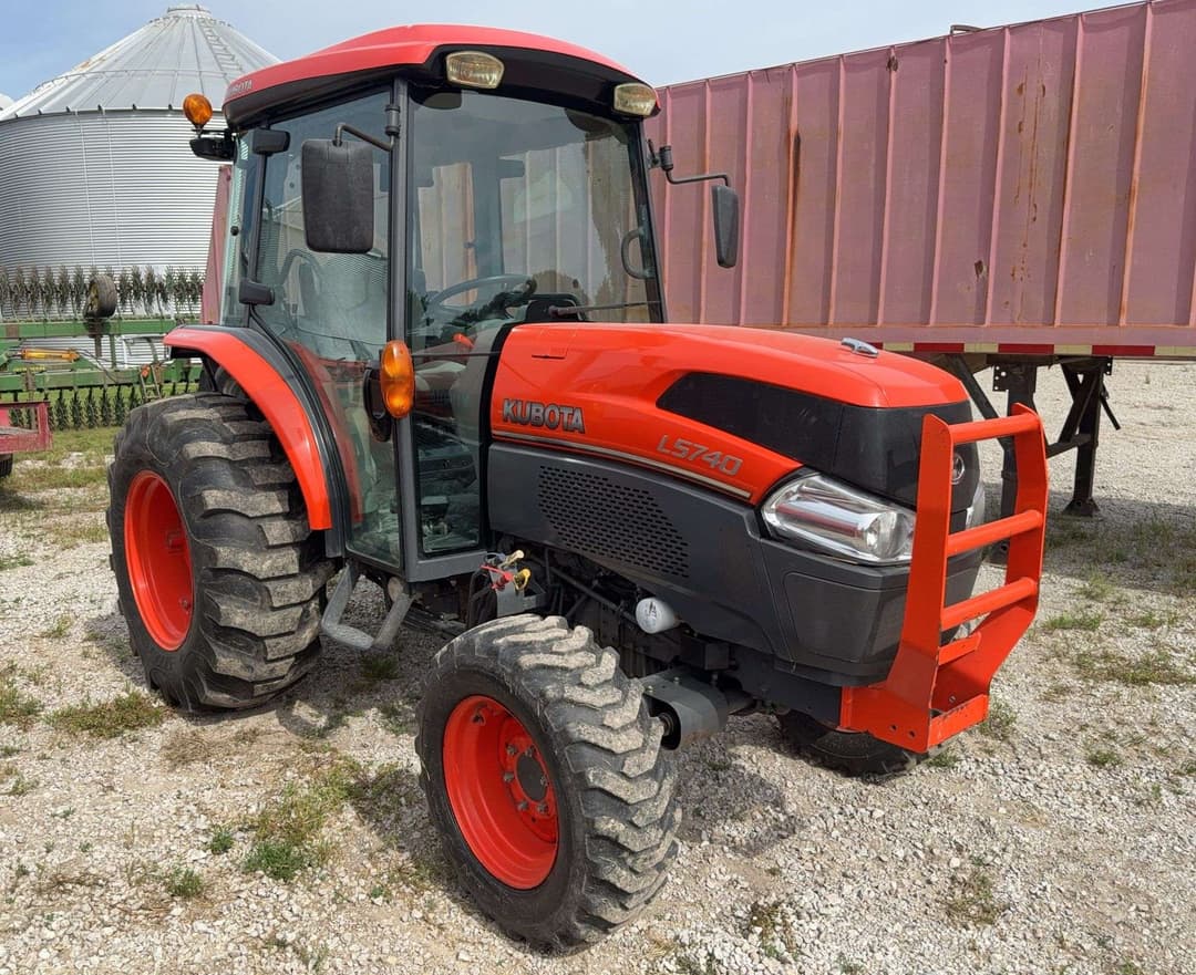 Image of Kubota L5740 Primary image