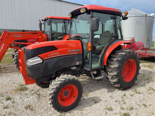 Image of Kubota L5740 equipment image 1