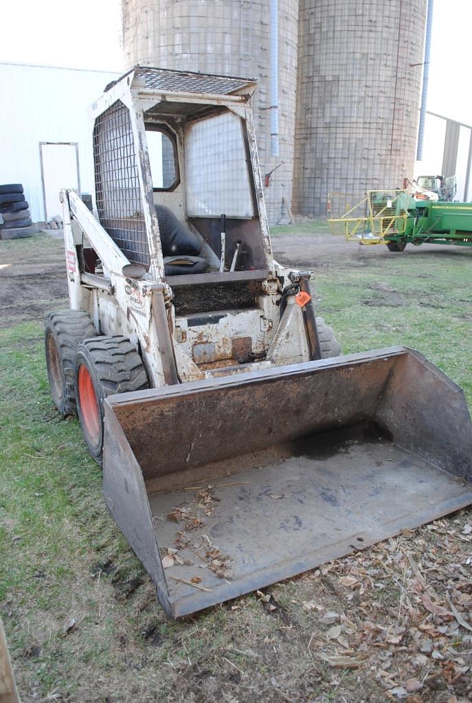 Image of Bobcat M-700 Primary image