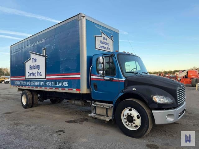 Image of Freightliner M2 106 equipment image 2