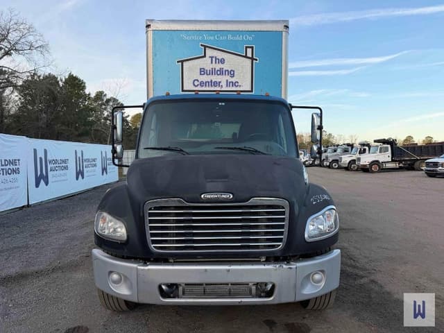Image of Freightliner M2 106 equipment image 1