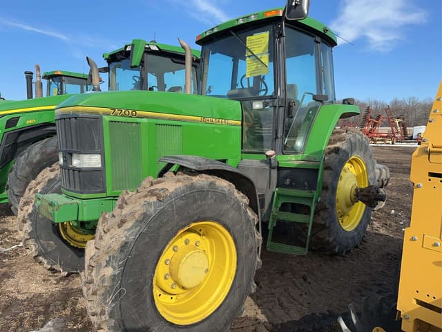 Image of John Deere 7700 equipment image 1