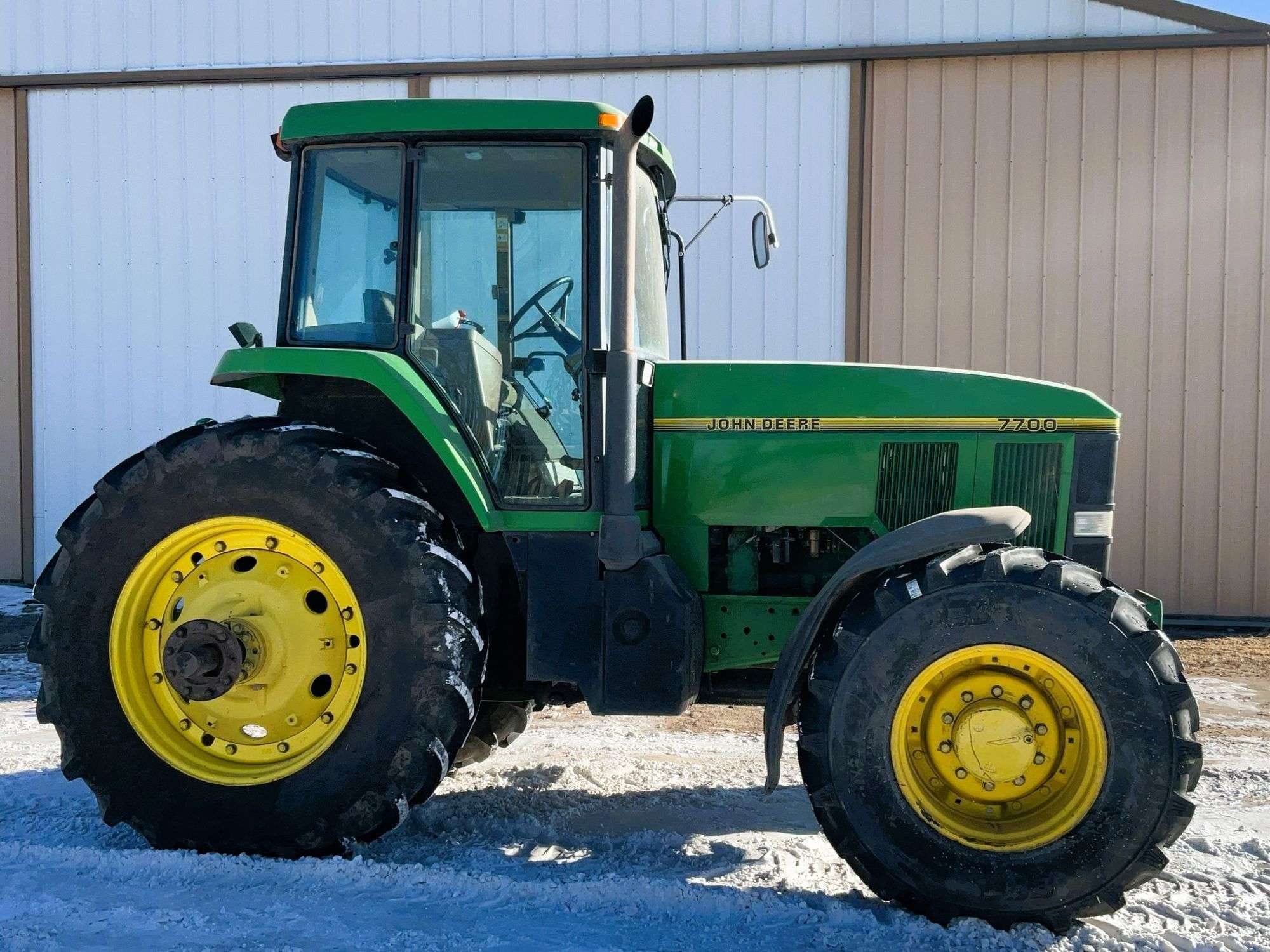 1993 John Deere 7700 Equipment Image0