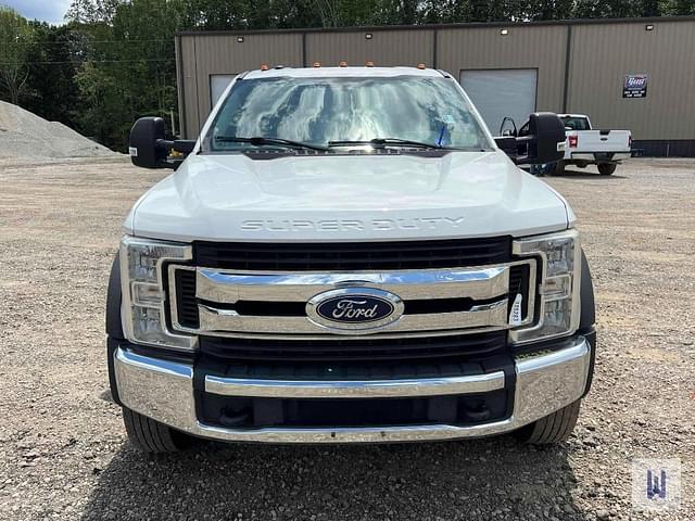 Image of Ford F-550 equipment image 1