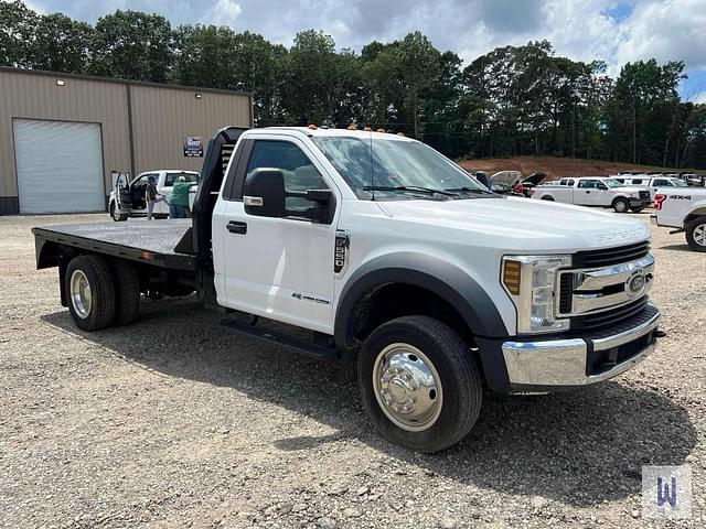 Image of Ford F-550 equipment image 2