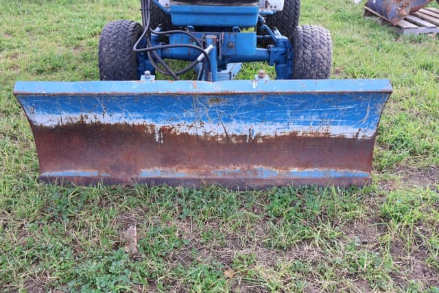 Image of Ford 1210 equipment image 2