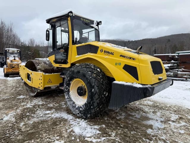 Image of Bomag BW212D5 equipment image 2