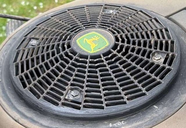 Image of John Deere D140 equipment image 4