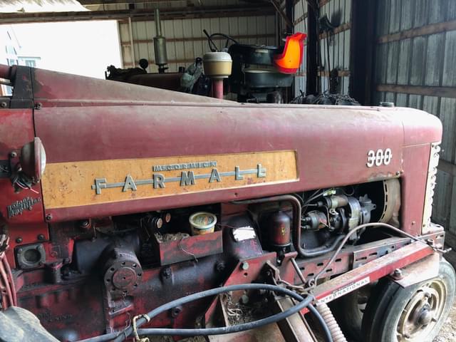 Image of Farmall 300 equipment image 4