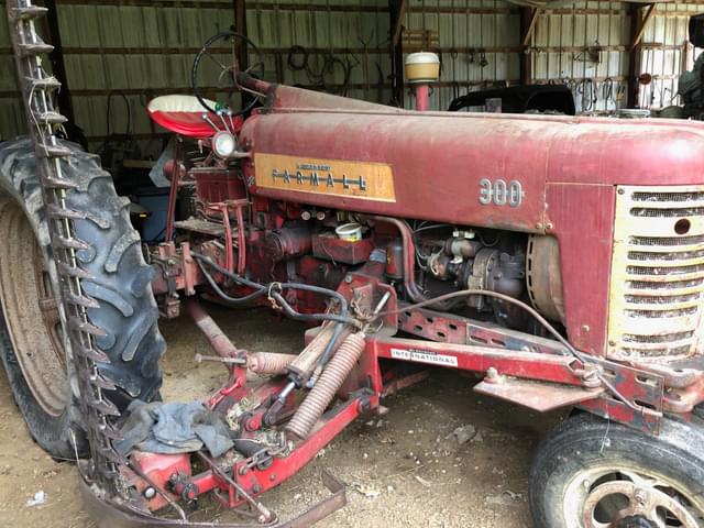 Image of Farmall 300 equipment image 1