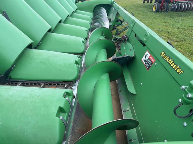 Image of John Deere 608C equipment image 2