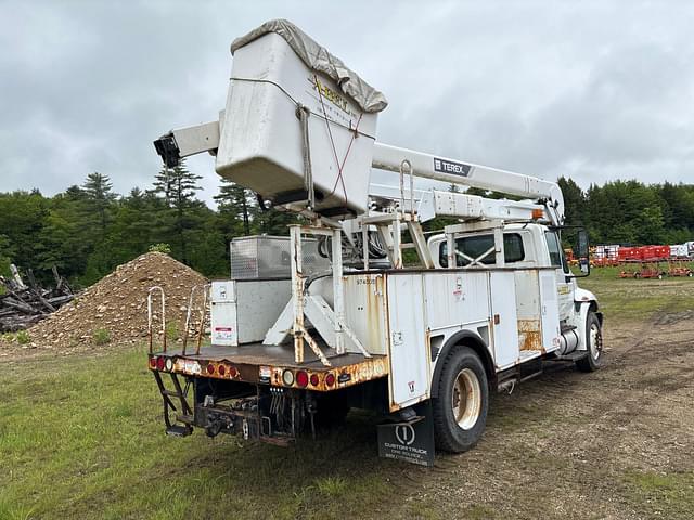 Image of International 4300 SBA equipment image 4
