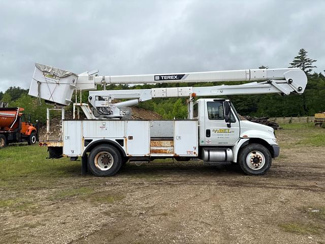 Image of International 4300 SBA equipment image 3